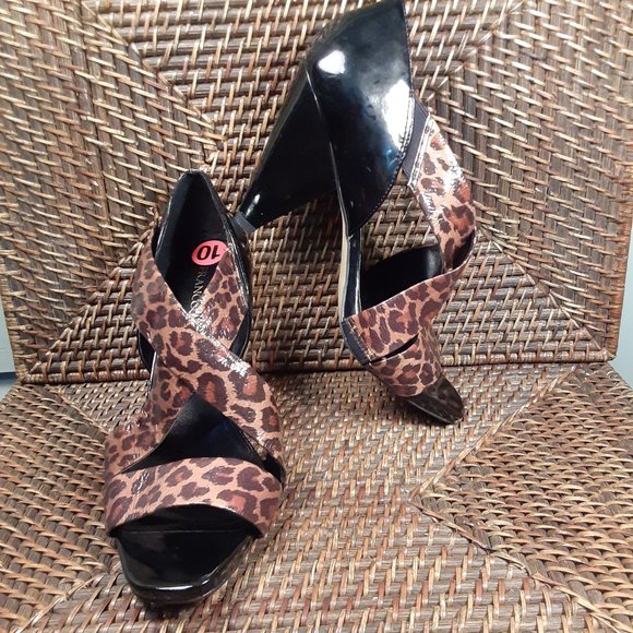 Franco Sarto 'Travis' cheetah strappy heels sz 10M - Picture 1 of 13
